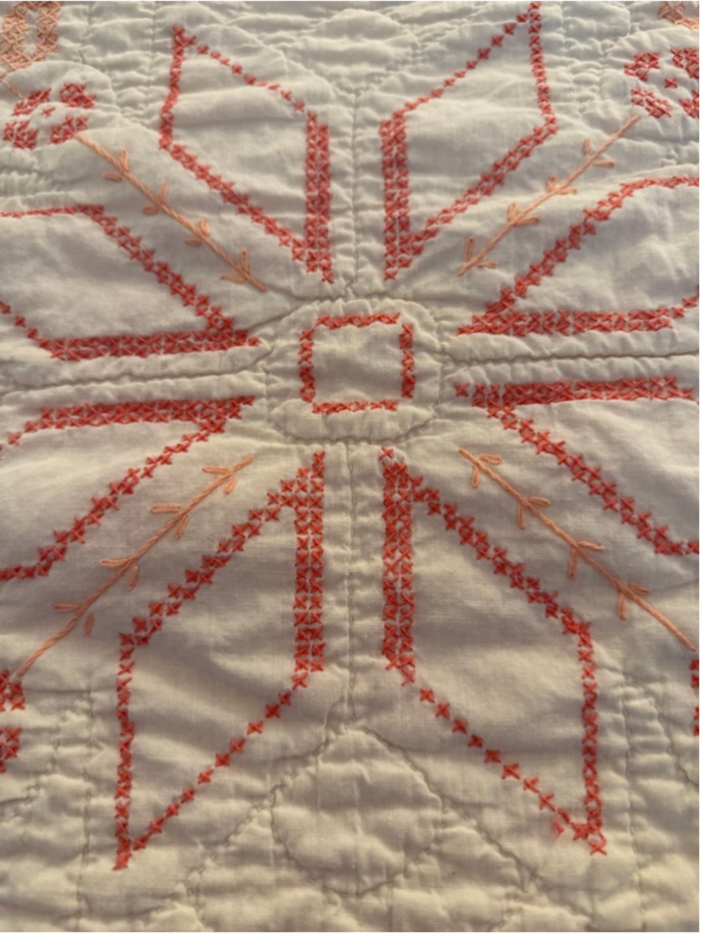 Vintage Handmade Quilt Hand Quilted Embroidered Floral Star 79x90 Full Queen Cot - Picture 9 of 13